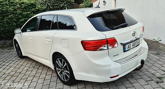 Toyota Avensis 4 of 5
