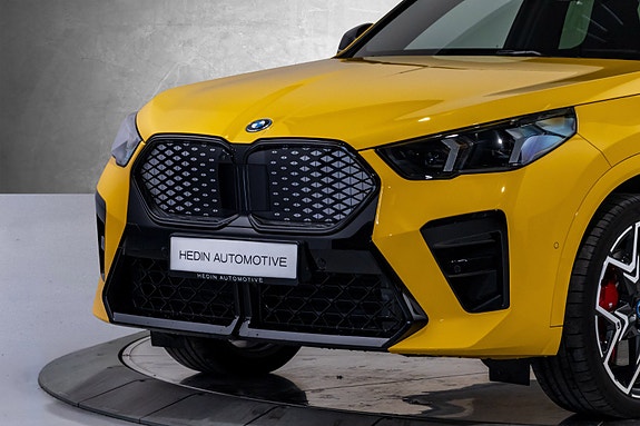 BMW iX2 2 of 30