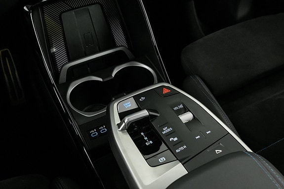 BMW iX2 15 of 30