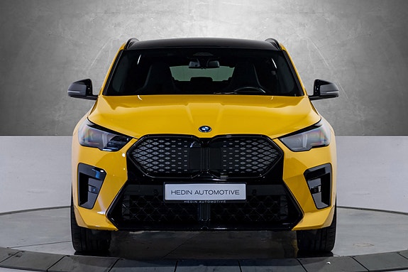 BMW iX2 4 of 30