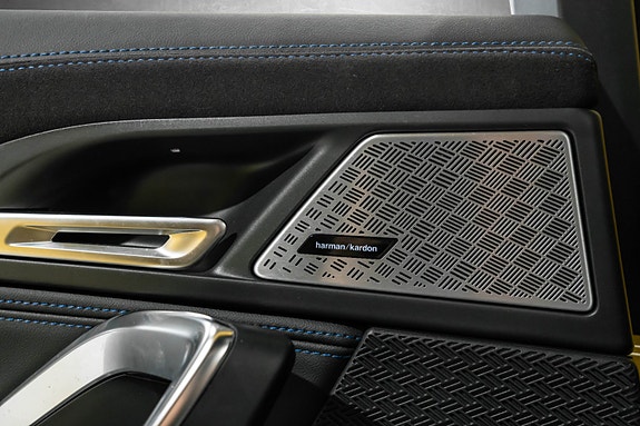 BMW iX2 24 of 30