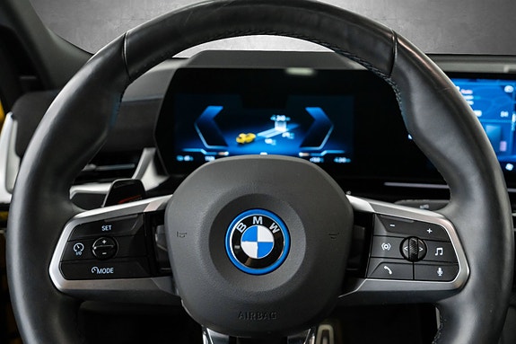 BMW iX2 18 of 30