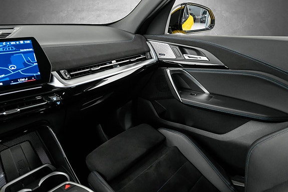 BMW iX2 16 of 30
