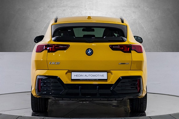 BMW iX2 7 of 30