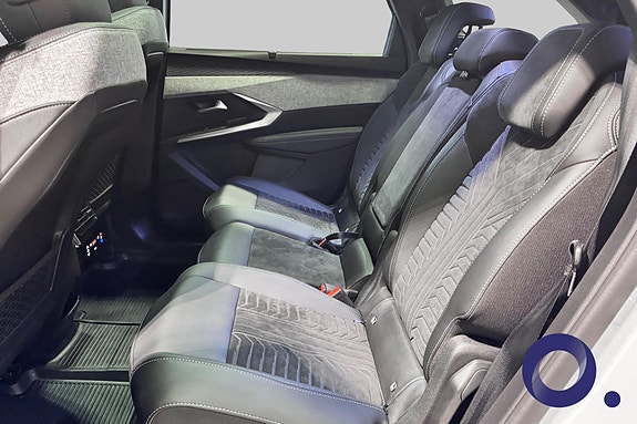 Peugeot e-5008 14 of 24
