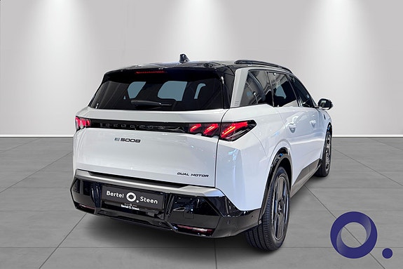 Peugeot e-5008 6 of 24