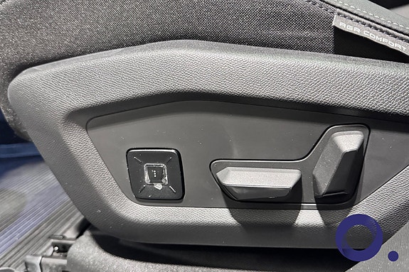 Peugeot e-5008 22 of 24