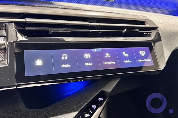 Peugeot e-5008 17 of 24