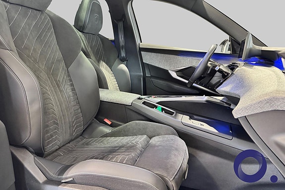 Peugeot e-5008 12 of 24