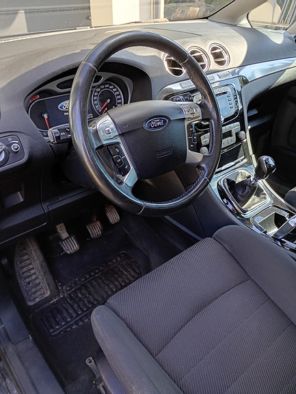 Ford S-MAX 7 of 15