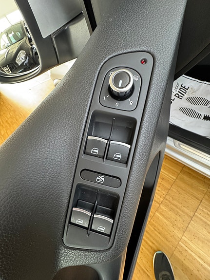 Volkswagen Tiguan 14 of 30