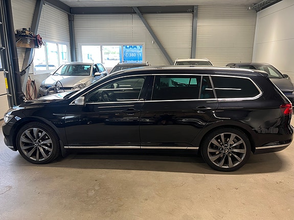 Volkswagen Passat 6 of 30