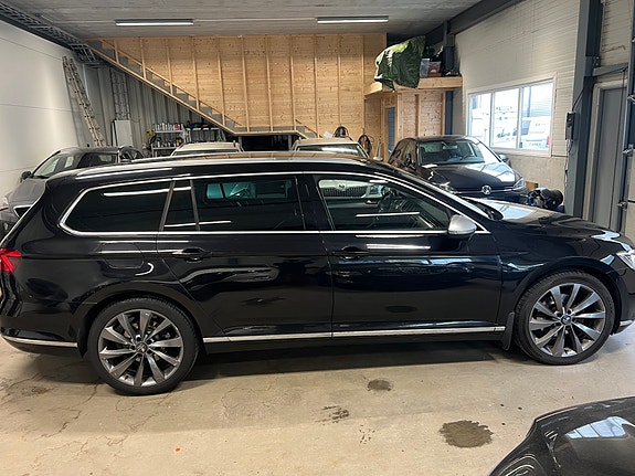 Volkswagen Passat 3 of 5