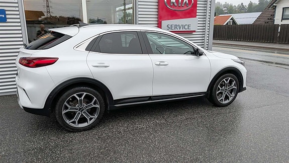 Kia XCeed 2 of 14