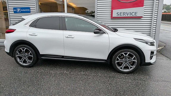 Kia XCeed 3 of 14