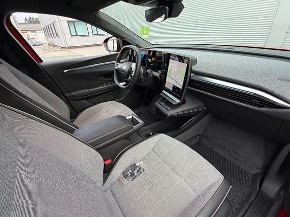 Renault Scenic E-Tech 27 of 29