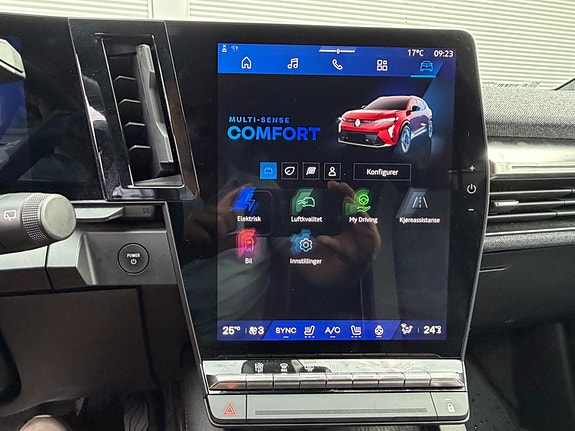 Renault Scenic E-Tech 15 of 29