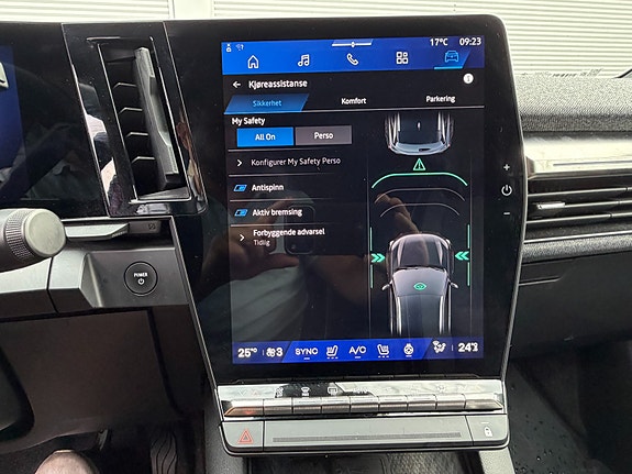 Renault Scenic E-Tech 16 of 29