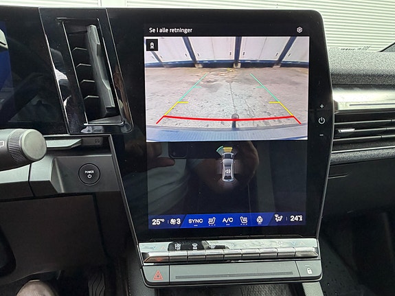 Renault Scenic E-Tech 19 of 29