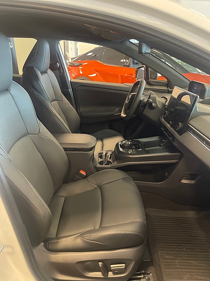 Subaru Solterra 8 of 9