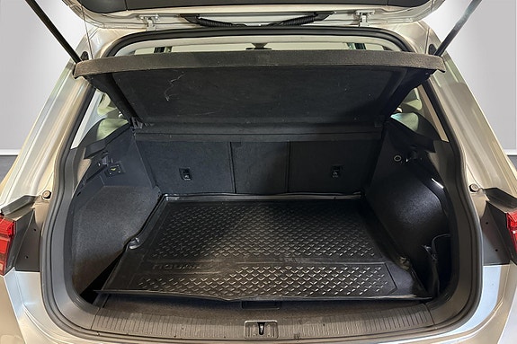 Volkswagen Tiguan 5 of 5