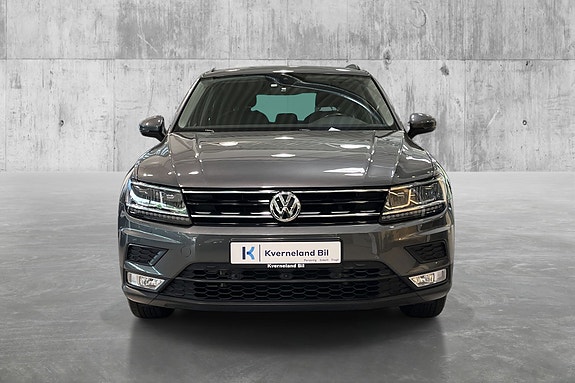 Volkswagen Tiguan 2 of 5