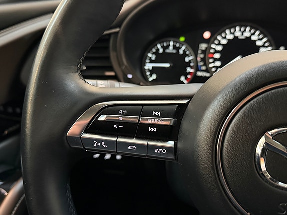 Mazda CX-30 19 of 23