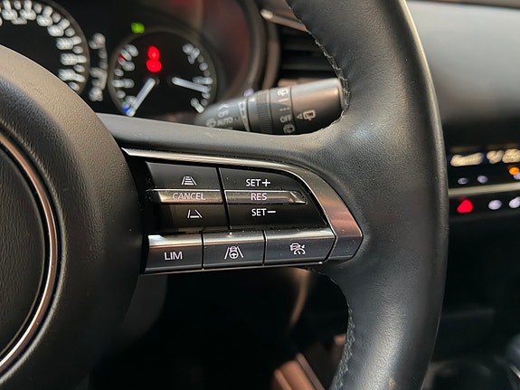 Mazda CX-30 18 of 23