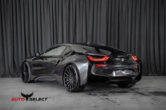 BMW i8 10 of 30