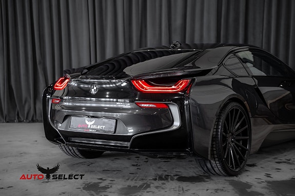 BMW i8 13 of 30