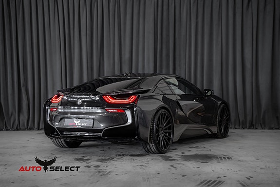 BMW i8 12 of 30