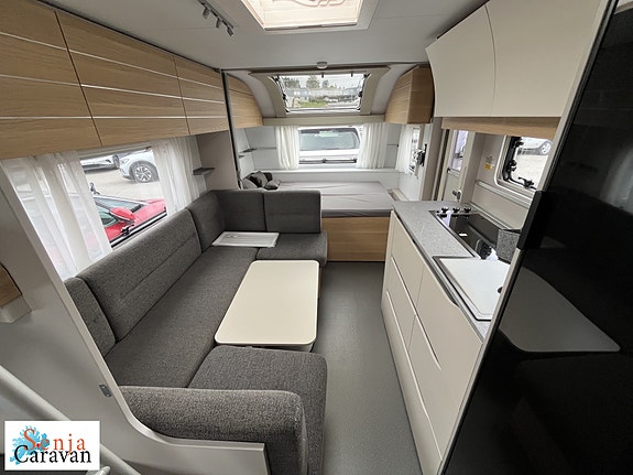 Adria Adora 573 PT 19 of 24