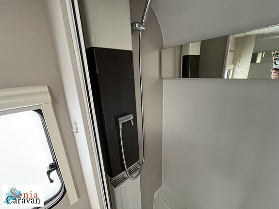 Adria Adora 573 PT 16 of 24