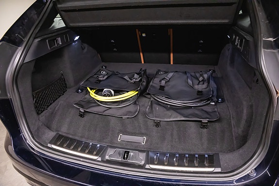 Jaguar F-PACE 13 of 30