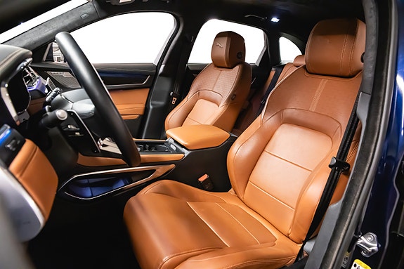 Jaguar F-PACE 3 of 30