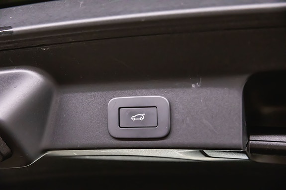 Jaguar F-PACE 14 of 30