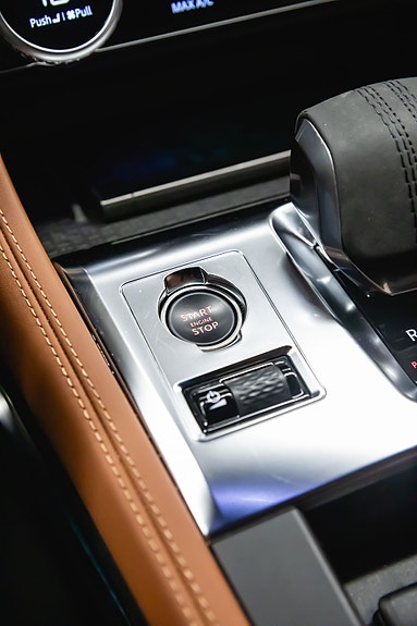 Jaguar F-PACE 28 of 30