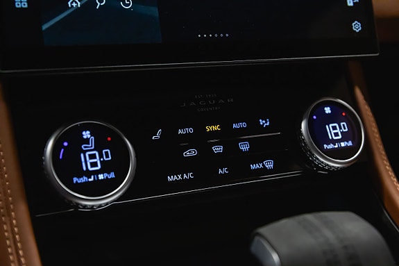 Jaguar F-PACE 30 of 30