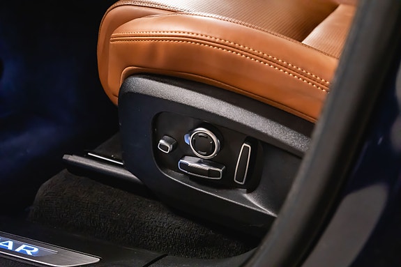 Jaguar F-PACE 18 of 30