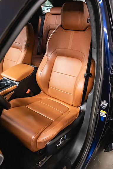 Jaguar F-PACE 19 of 30