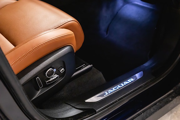Jaguar F-PACE 25 of 30