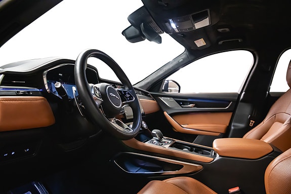 Jaguar F-PACE 17 of 30