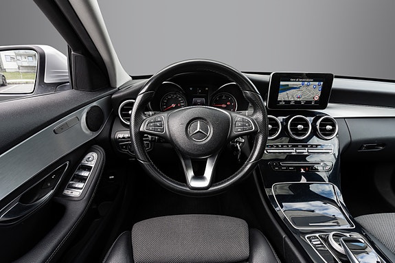 Mercedes-Benz C220 d 25 of 30