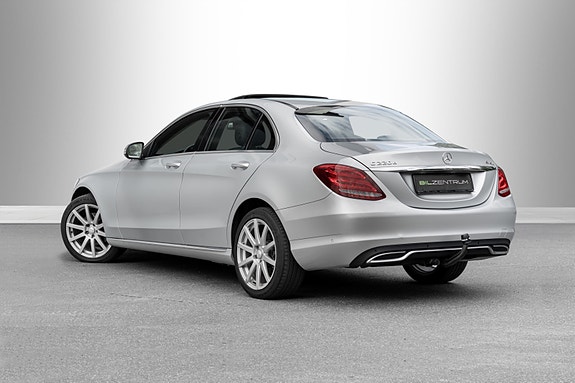 Mercedes-Benz C220 d 2 of 30