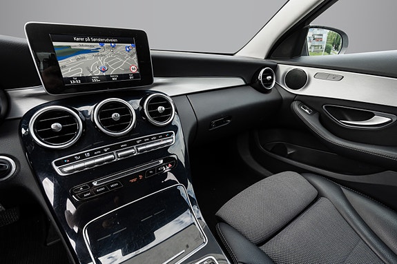 Mercedes-Benz C220 d 28 of 30