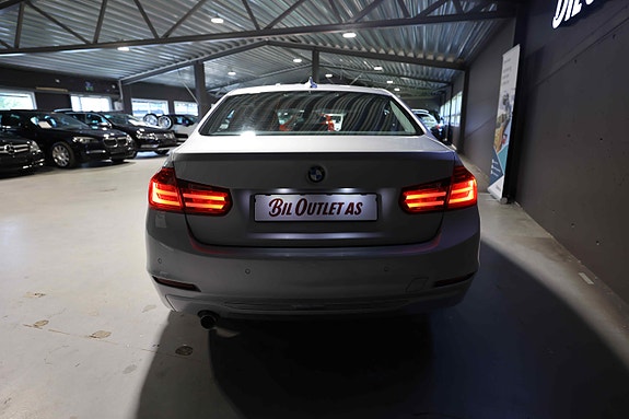 BMW 316d 4 of 5