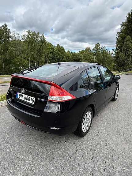 Honda Insight 2 of 5