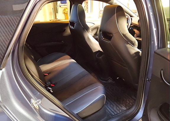 BYD Dolphin 18 of 29