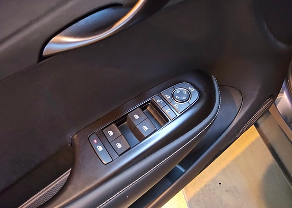 BYD Dolphin 9 of 29