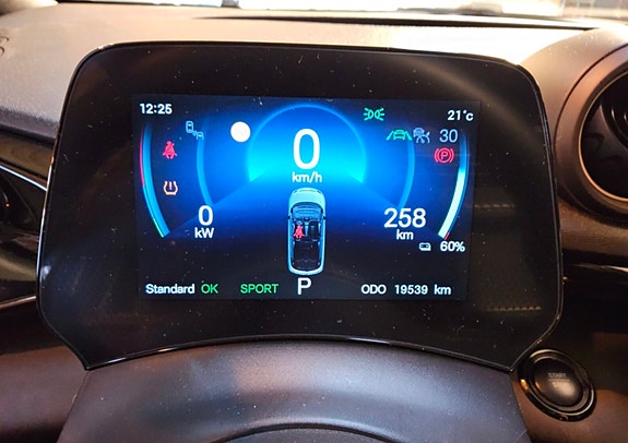 BYD Dolphin 14 of 29
